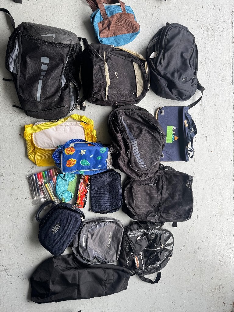 lot de + 13 sac a dos vintage et sac type tintin nike etc.., Bijoux, Sacs & Beauté, Enlèvement ou Envoi, Utilisé, Disney ou Dora