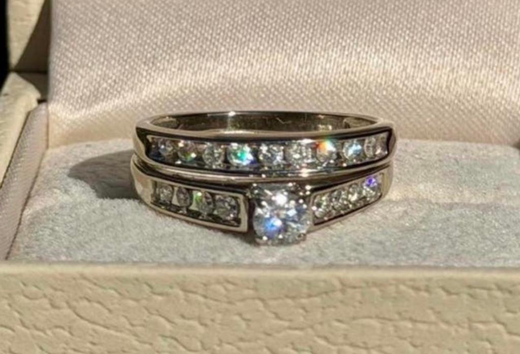 Witgouden ring met 20 natuurlijke diamanten en certificaat!, Neuf, Enlèvement ou Envoi, Plus petit que 17, Or