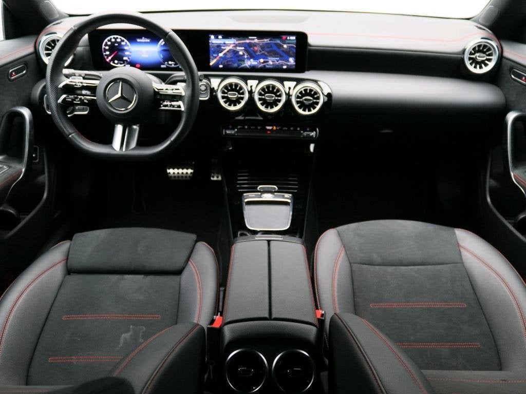Mercedes-Benz CLA-Klasse 250 e Star Edition Shooting Brake +, Entreprise, 16 kWh, Noir, Automatique