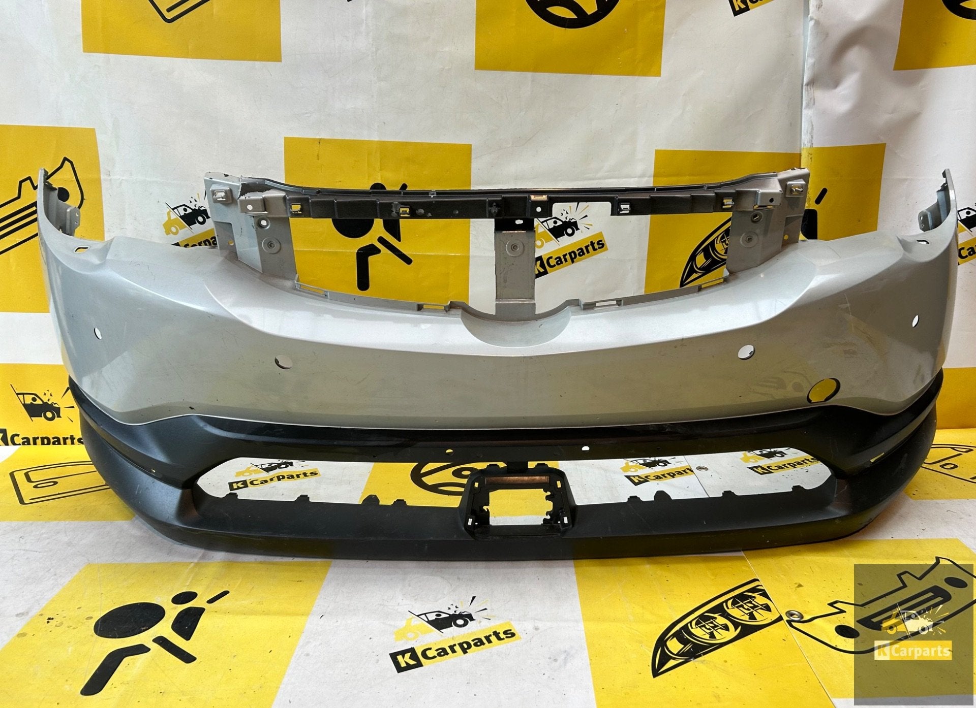 Bumper mazda CX-30 voorbumper Kls 4x PDC DN4E-50031, Info@fabrikant.eu, Mazda, Bumper, Fabrikant BV