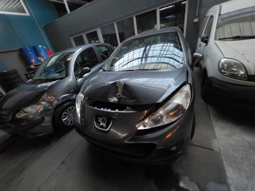 Voiture accidentée à essence Peugeot 207+ 2014 1.4, Autos, Achat, Entreprise, ABS, Noir