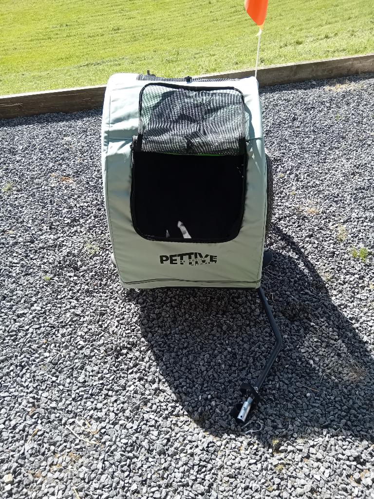 Remorque vélo pour chien max 40kg, Vélos & Vélomoteurs, Accessoires vélo | Remorques, Comme neuf, Remorque pour chien, 20 à 40 kg