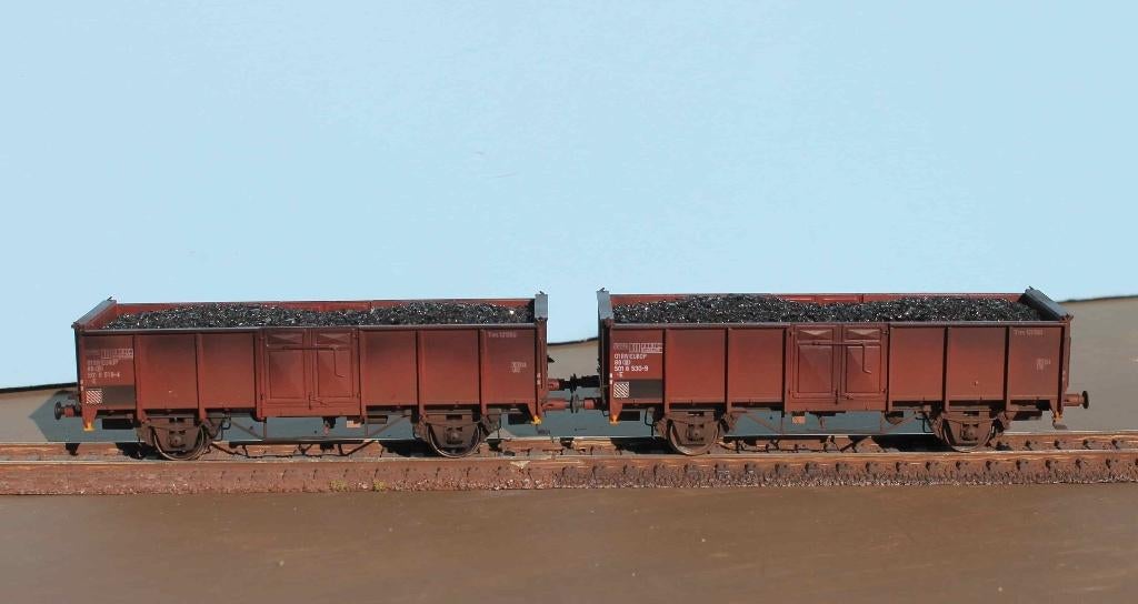 Set met 2 open goederenwagens NMBS UIC met echte kolen, Hobby en Vrije tijd, Overige merken, Ophalen of Verzenden, Analoog, Nieuw