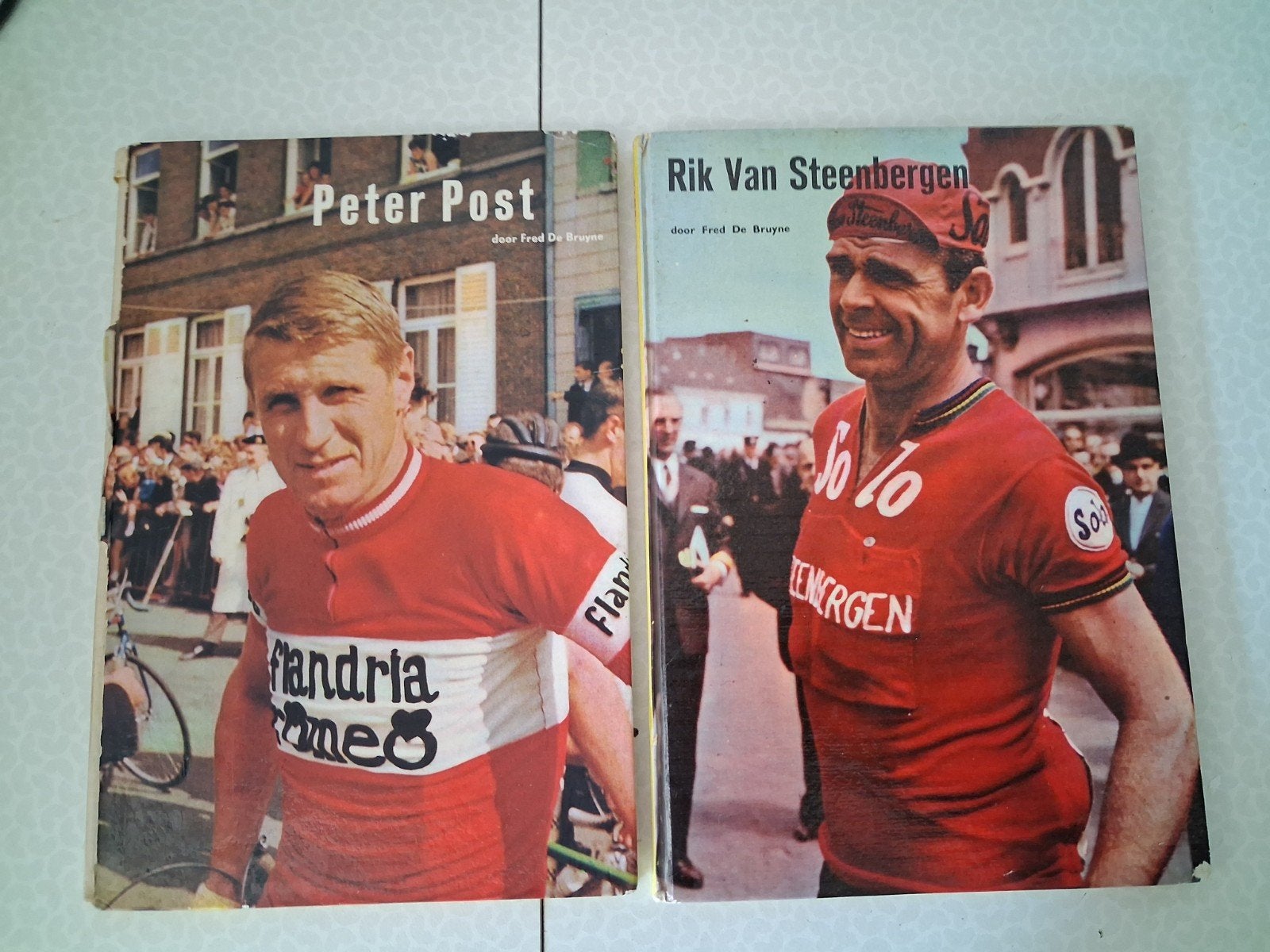 2 boeken wielrenners, Ophalen of Verzenden