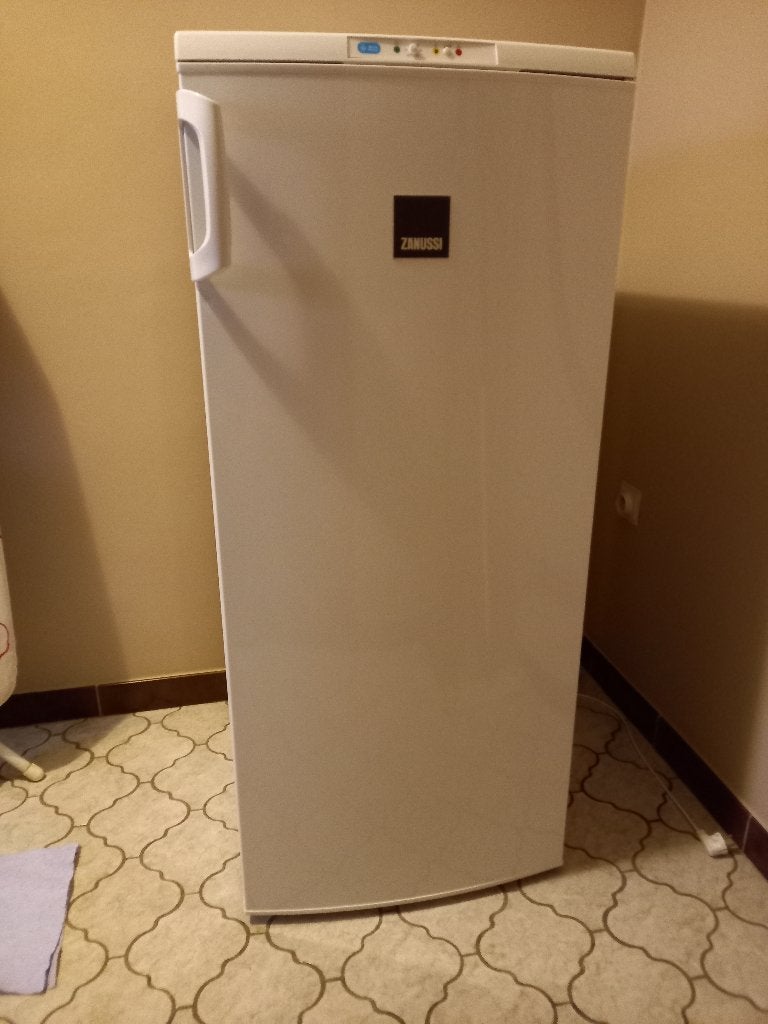 Diepvrieskast, Elektronische apparatuur, Ophalen, Vrieskist, 120 tot 140 cm, Minder dan 60 cm