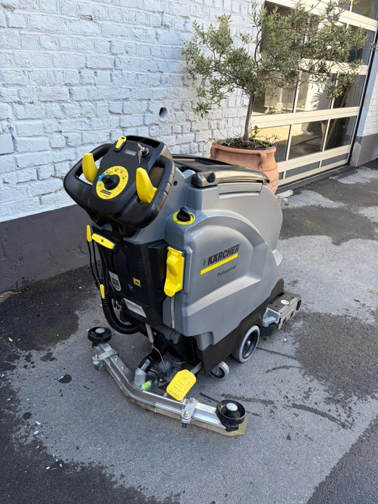 Schrobmachine karcher b40, Ophalen, Zo goed als nieuw, Schrobmachine