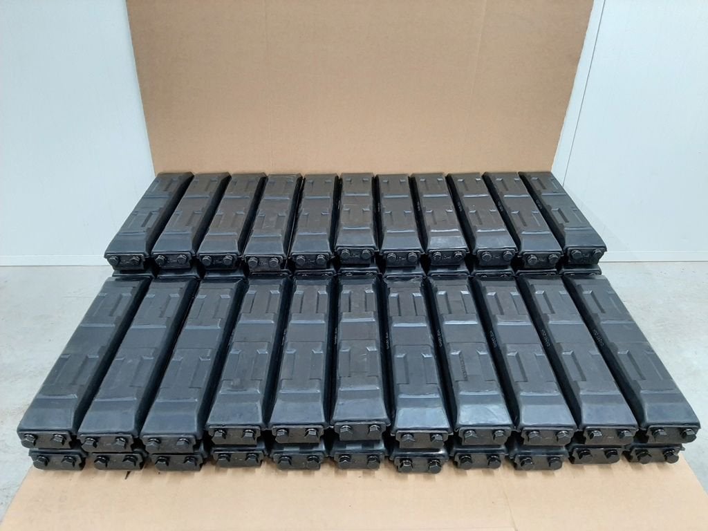 Aichi Rubber Pads, Articles professionnels