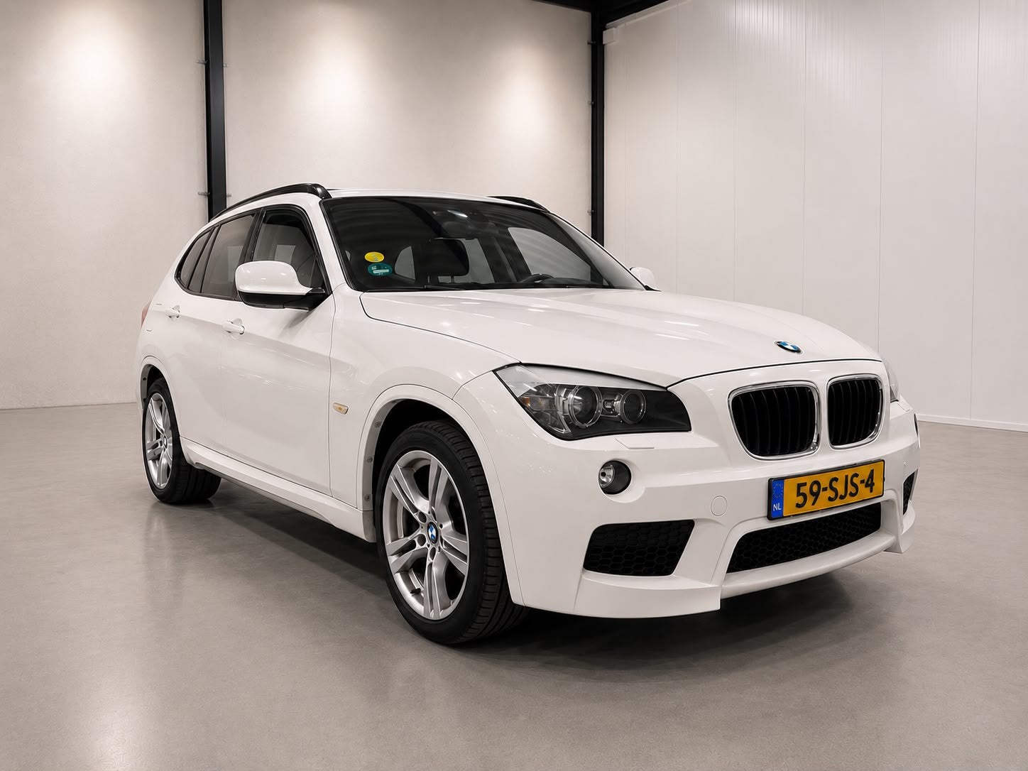 BMW X1 2.0d M-Pack Shadowline Pano Xenon Navi 143 ch, blanc, Autos, Euro 5, Achat, 1800 kg, Boîte manuelle