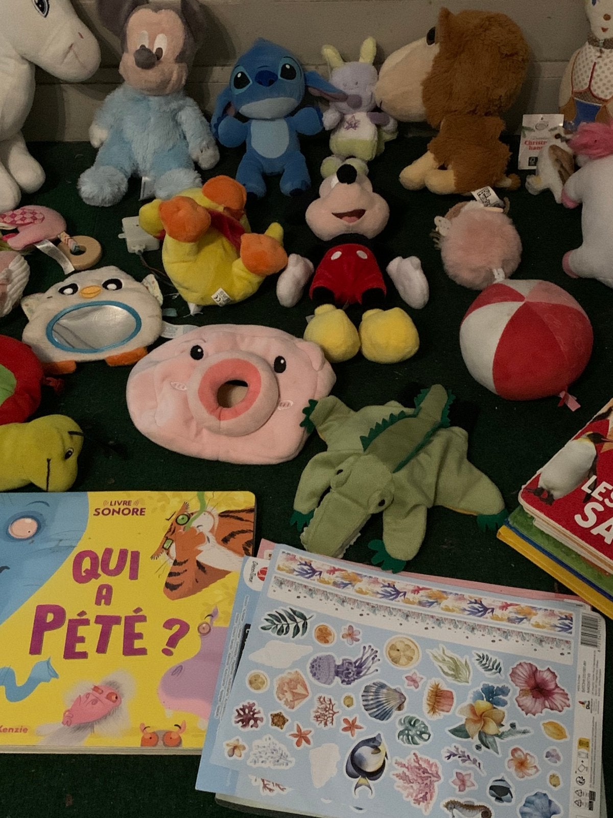 Grand Lot Peluches disney Licorne Livres Autocollants, Enlèvement, Comme neuf