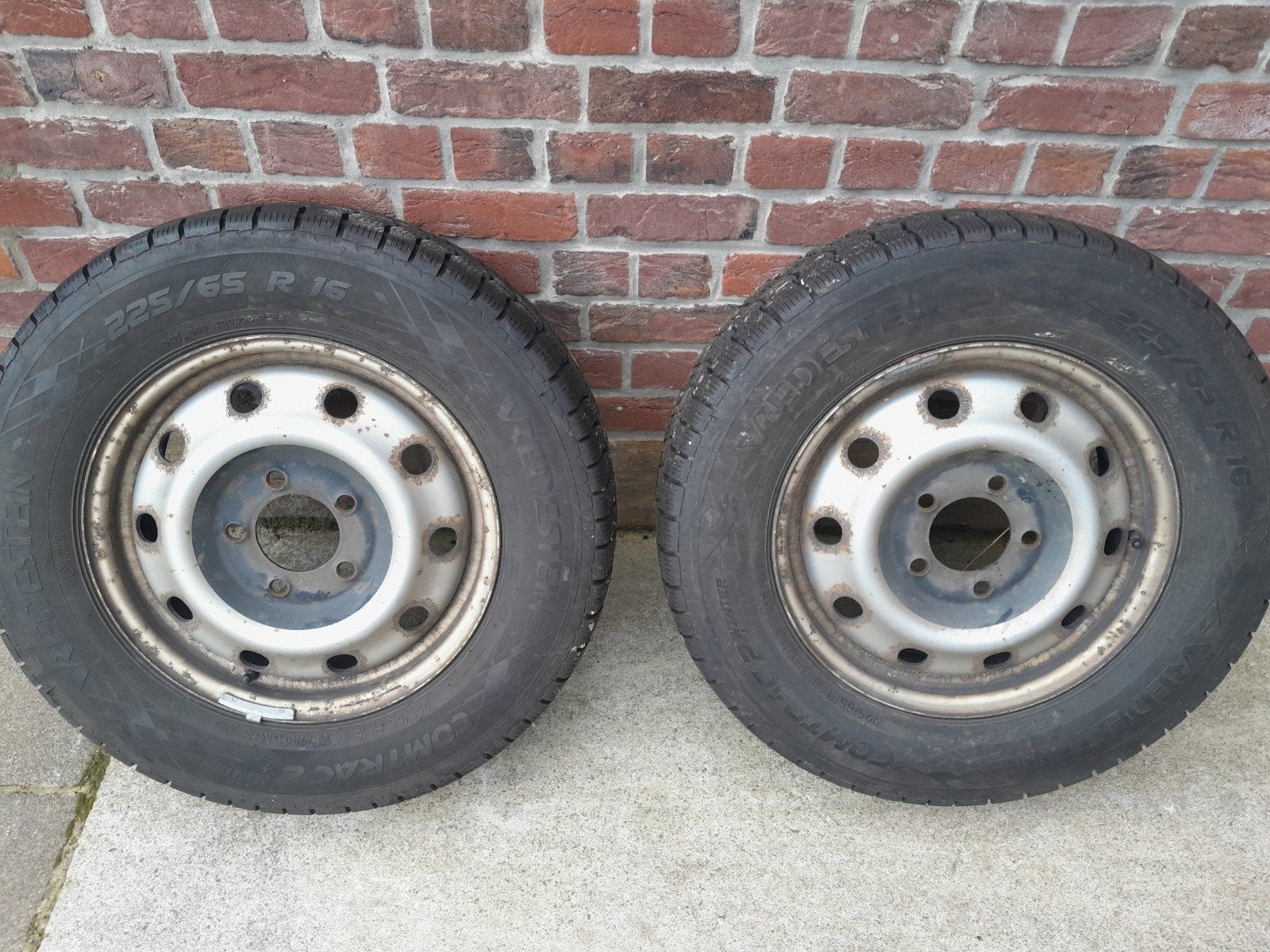 pneus vredestein 225/65R16 renault master, Enlèvement
