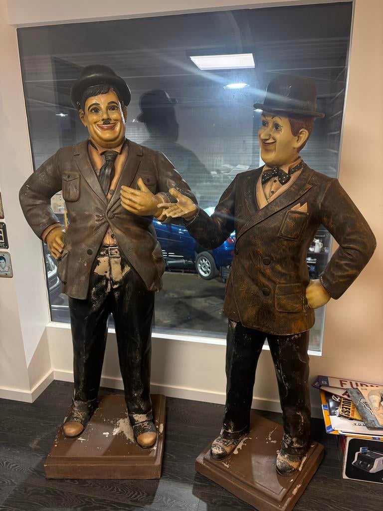 Très grandes statues Laurel & Hardy, ensemble unique, Enlèvement, Utilisé, TV, Figurine ou Poupée