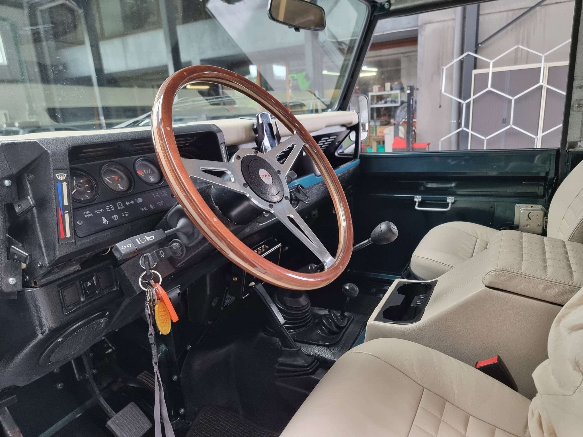 Land Rover Defender TYPE 90 * FULL RESTAURER * TURBO DIESEL, foto 8