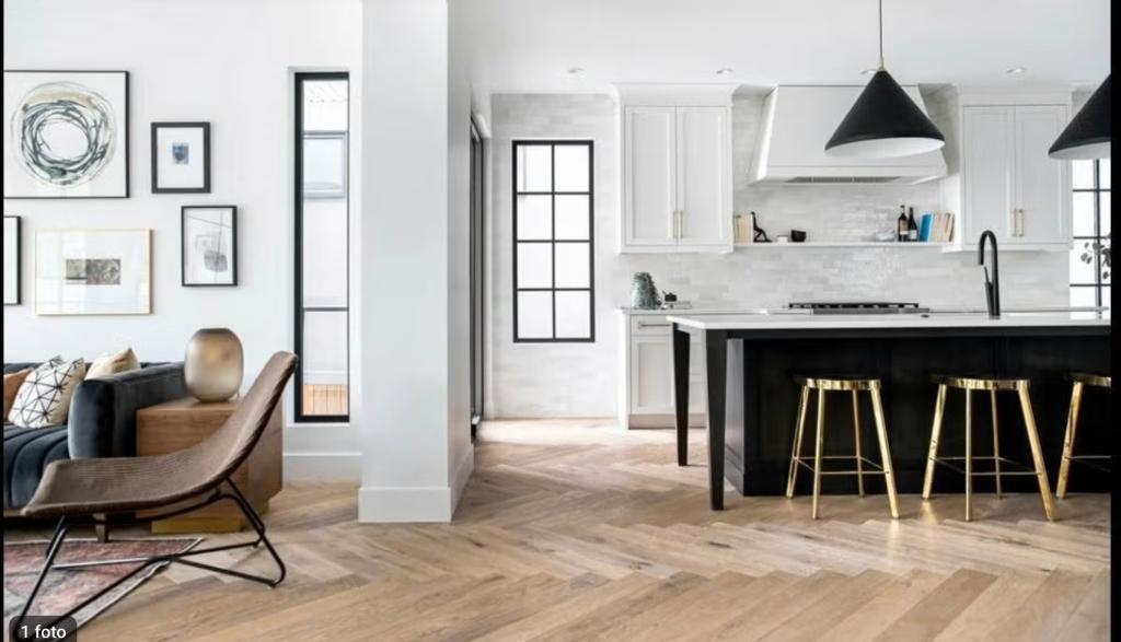 OFFRE SUPPRIMÉE = DISPARUE ! SOL DE CHÂTEAU À CHEVRONS EN !, Enlèvement