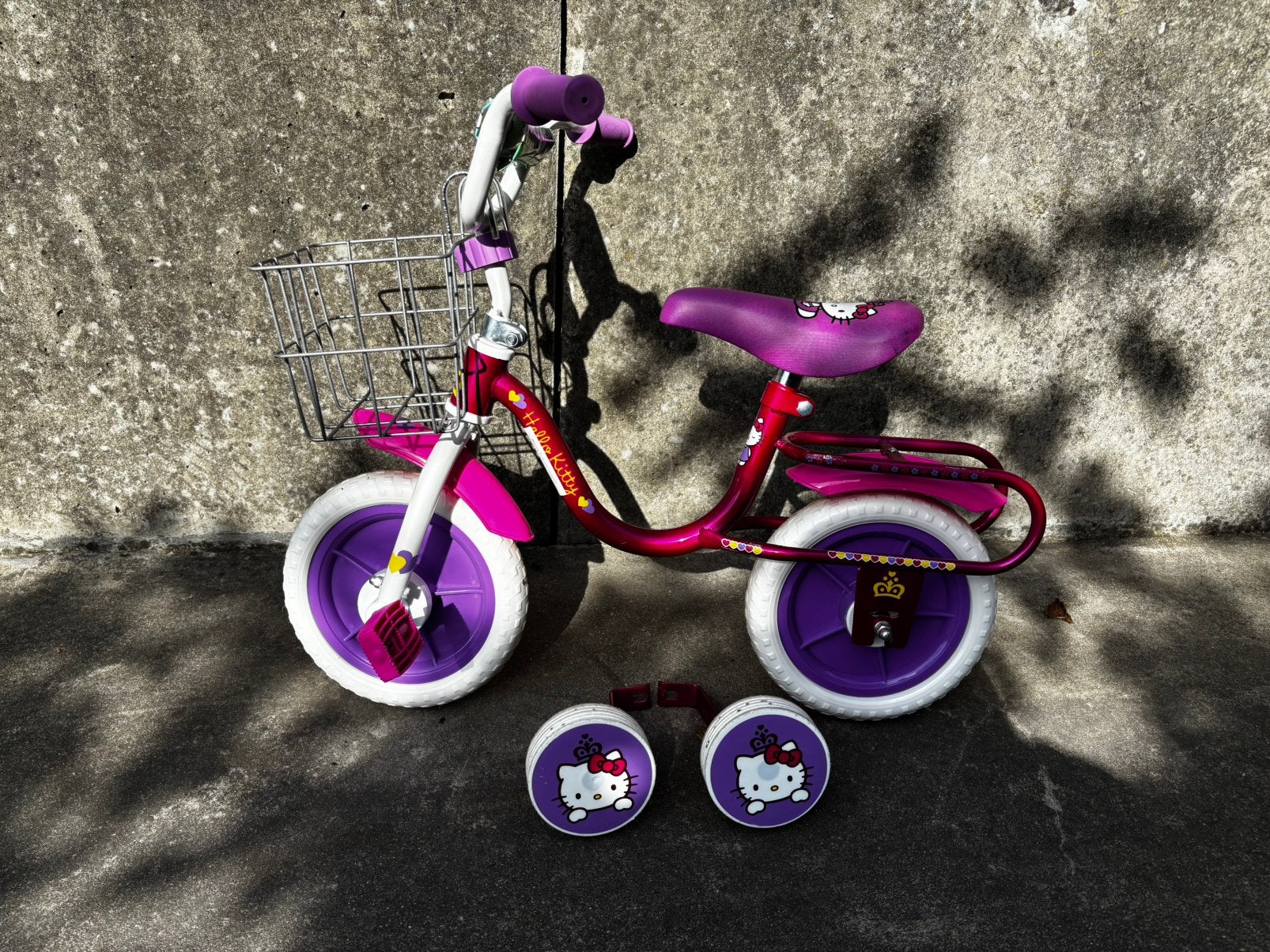 Kinderfiets Hello Kitty, Fietsen en Brommers, Ophalen, Zo goed als nieuw