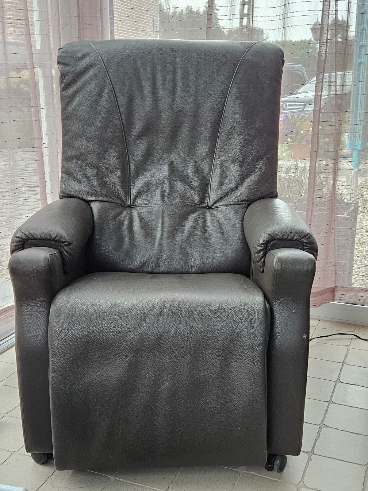 fauteuil inclinable en cuir marron foncé avec position poule, Maison & Meubles, Enlèvement