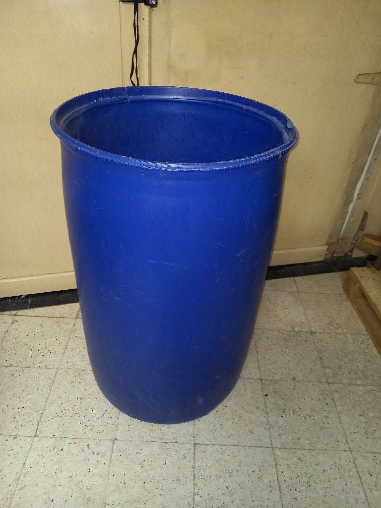 Fut en plastique dur ., Divers, Enlèvement, Utilisé