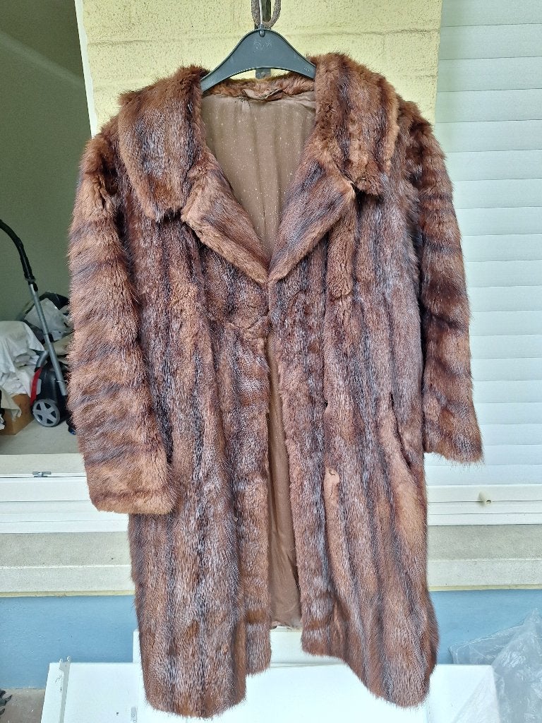 bontmantels voor vuile janetten, toneel, Oost Europa, Kleding | Dames, Jassen | Winter, Bruin, Maat 42/44 (L), Zo goed als nieuw