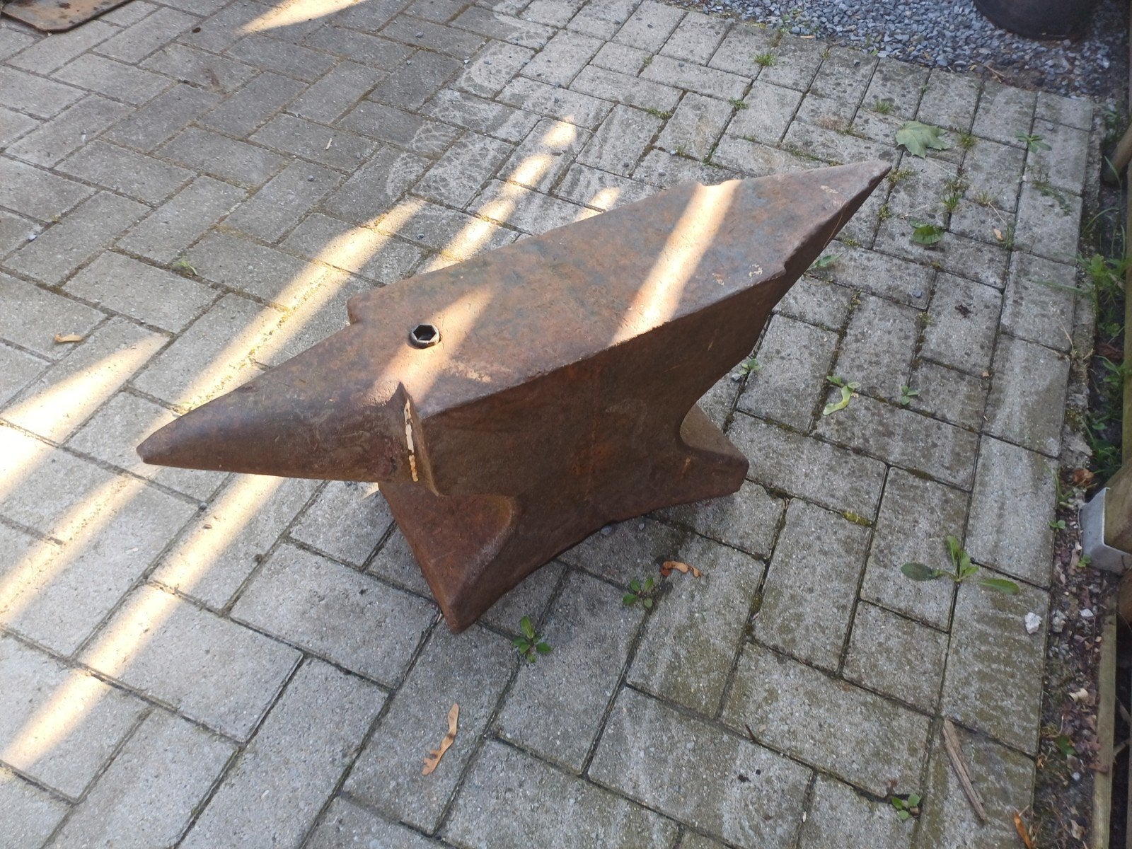 Aanbeeld  l80cm h35 cm b17cm, Enlèvement