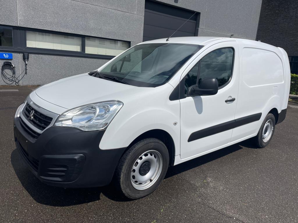 Peugeot partner L2 maxi bj.2017 euro6 125300km, Voorwielaandrijving, Stof, Euro 6, 4 cilinders