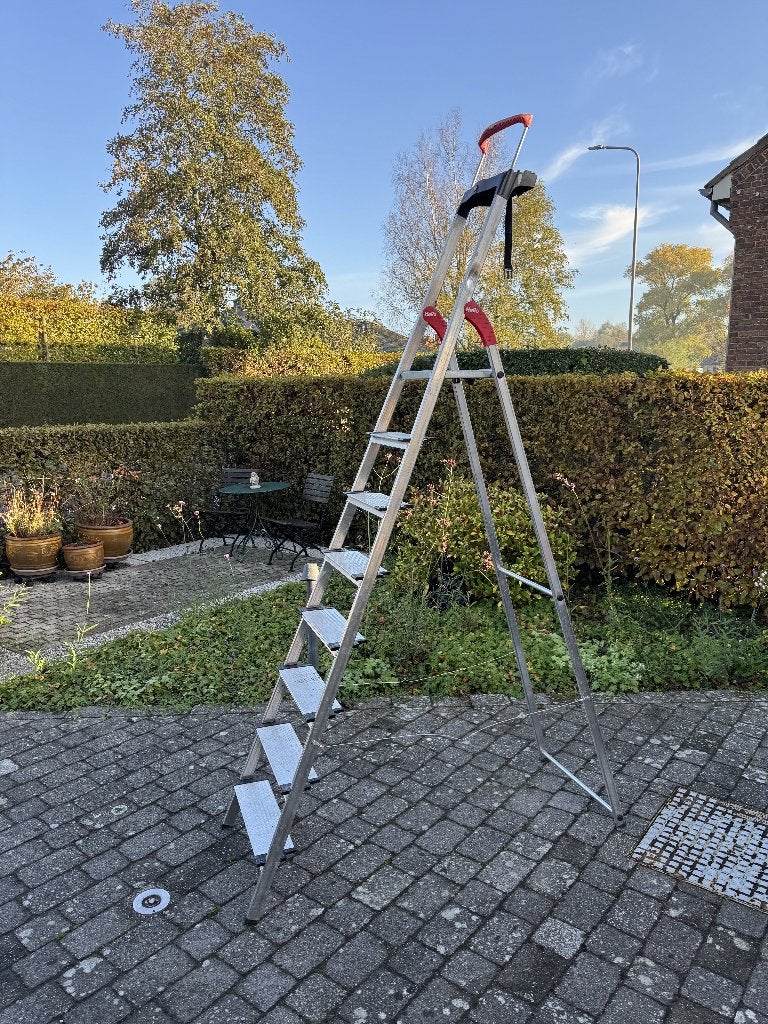Trapladder Hailo 8 treden, Doe-het-zelf en Bouw, Ophalen, Zo goed als nieuw, Ladder, 2 tot 4 meter