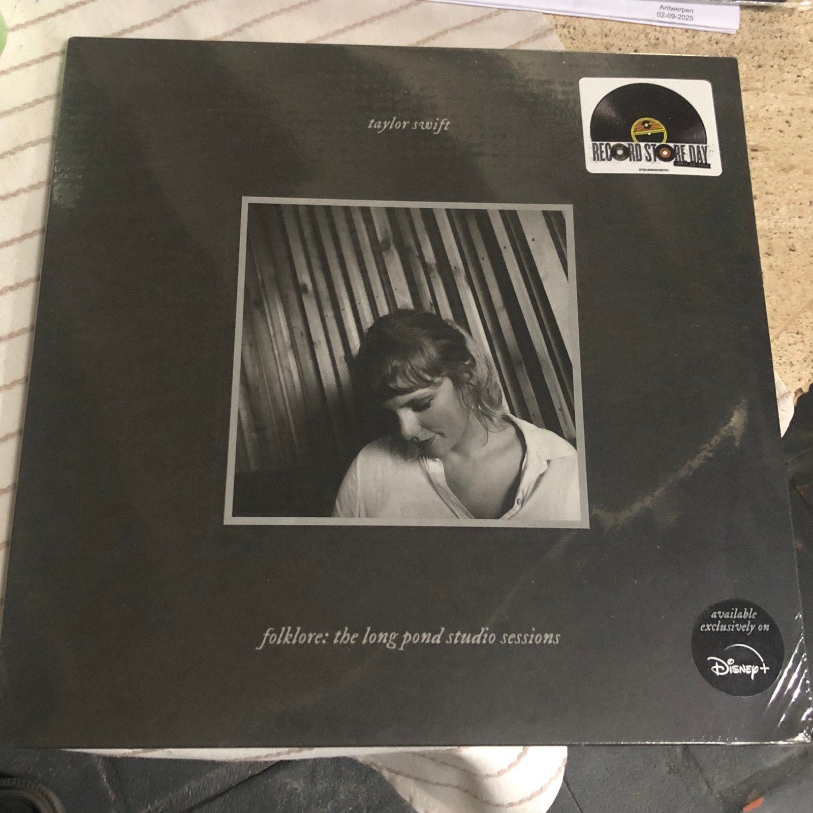Vinyl: Taylor swift long pond Album: Folklore(2stickers), Ophalen of Verzenden, Nieuw, Foto of Kaart