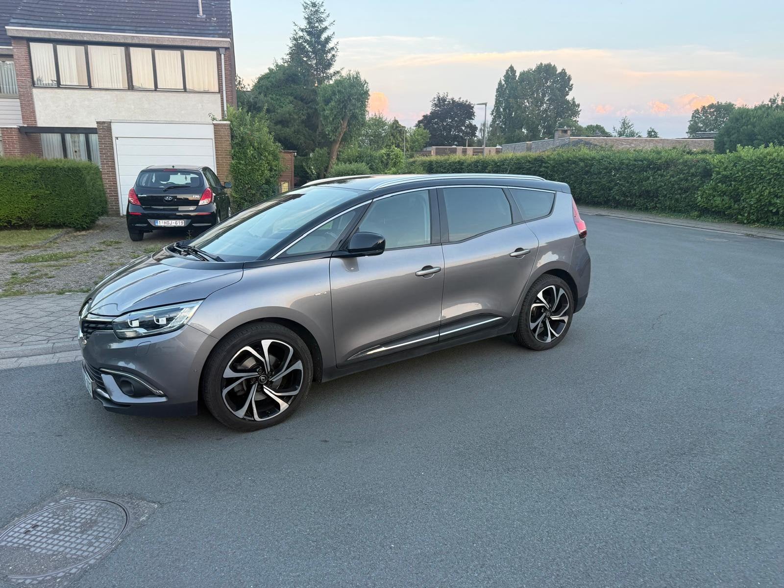 RENAULT GRANDE SCENIC AUTOMAAT 1.8 DCI 2019 211000KM EURO6B, Monovolume, Lederen bekleding, 7 zetels, Leder