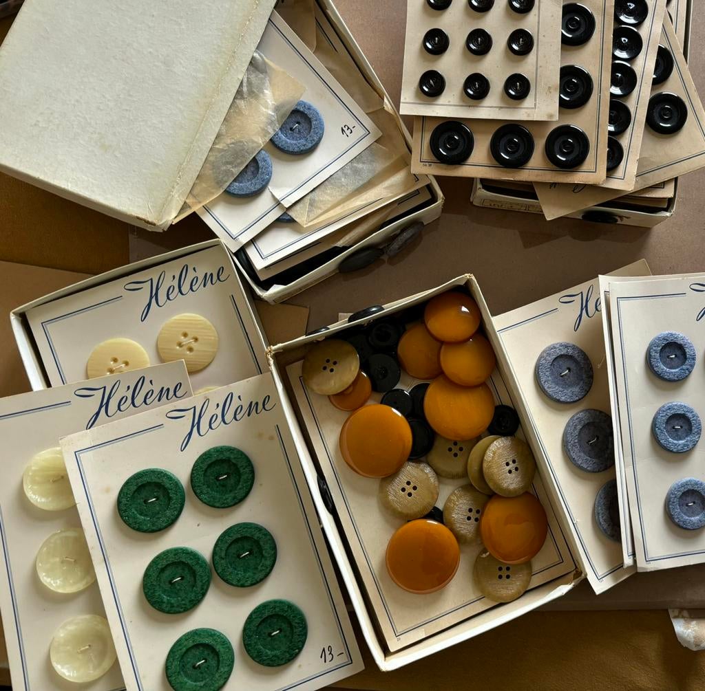 Groot lot vintage knopen, Verzenden, Overige materialen, Overige typen