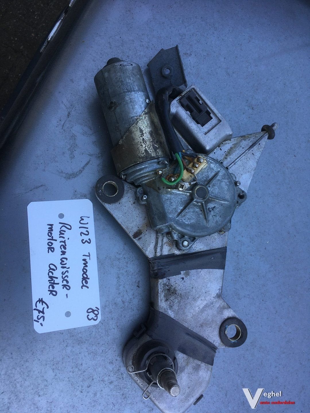 Mercedes w123 1983 station ruitenwissermotor achter, -, Utilisé, -, -