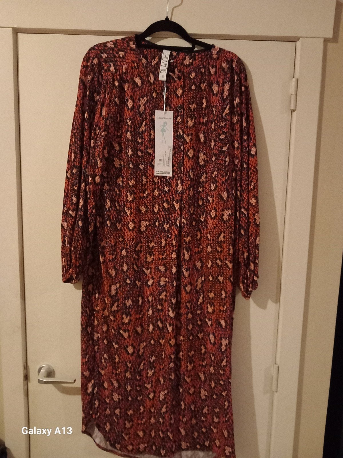 kleedje dame blanche, Vêtements | Femmes, Robes, Neuf, Taille 38/40 (M), Rose, Enlèvement