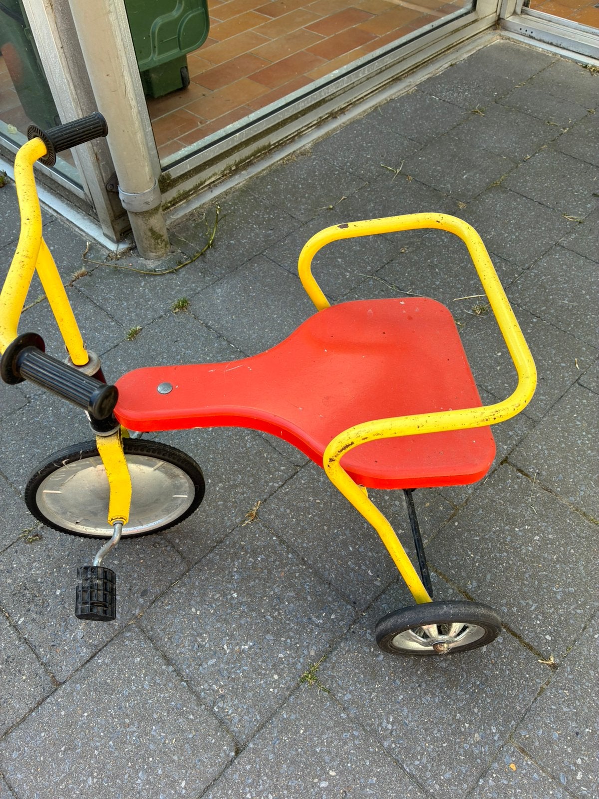 Antieke, originele driewieler, Enlèvement, Utilisé
