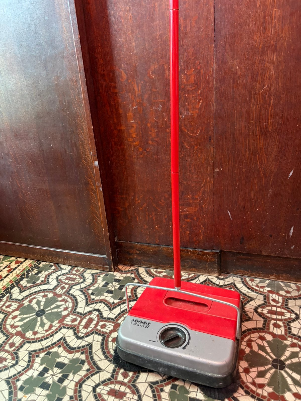 Aspirateur Leifheit sans moteur m, balayeuse à tapis, Electroménager, Enlèvement ou Envoi, Autres marques, Utilisé, Convient aux tapis