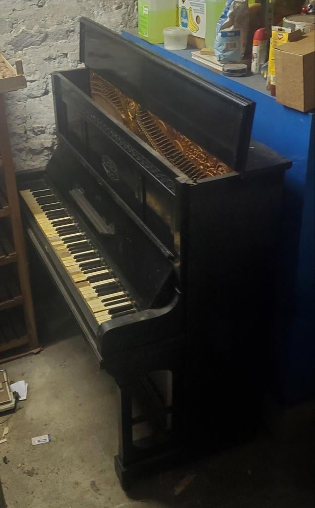 Piano droit Weissbrod Eisenberg à restaurer ou pour déco, Enlèvement, Piano