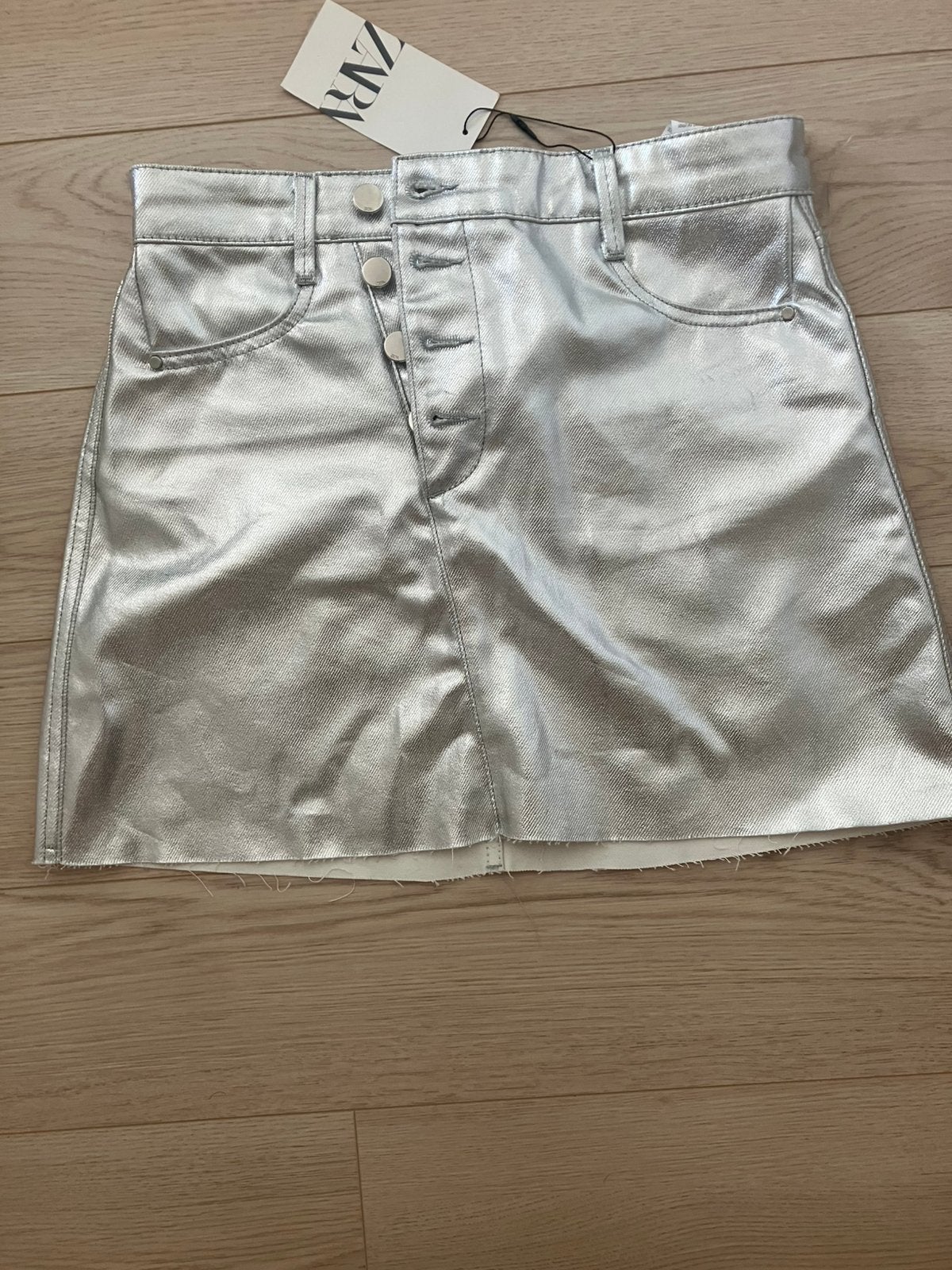 Zara zilveren mini rokje met knopen nieuw S, Verzenden, Zo goed als nieuw, Maat 36 (S), Zilver