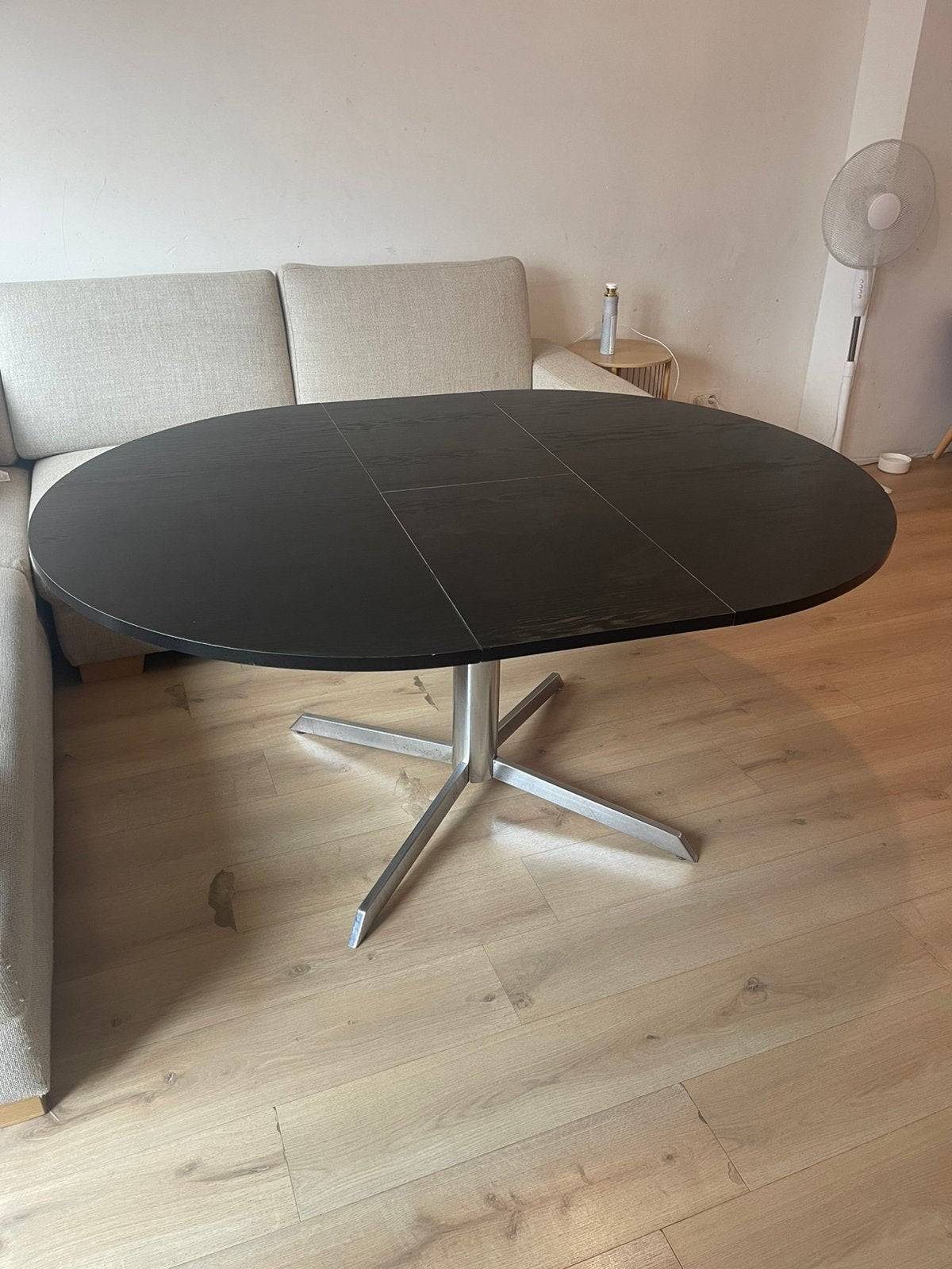 Ronde Zwarte uitschuifbare eettafel te koop, Huis en Inrichting, Ophalen, Gebruikt, Vijf personen of meer, Rond