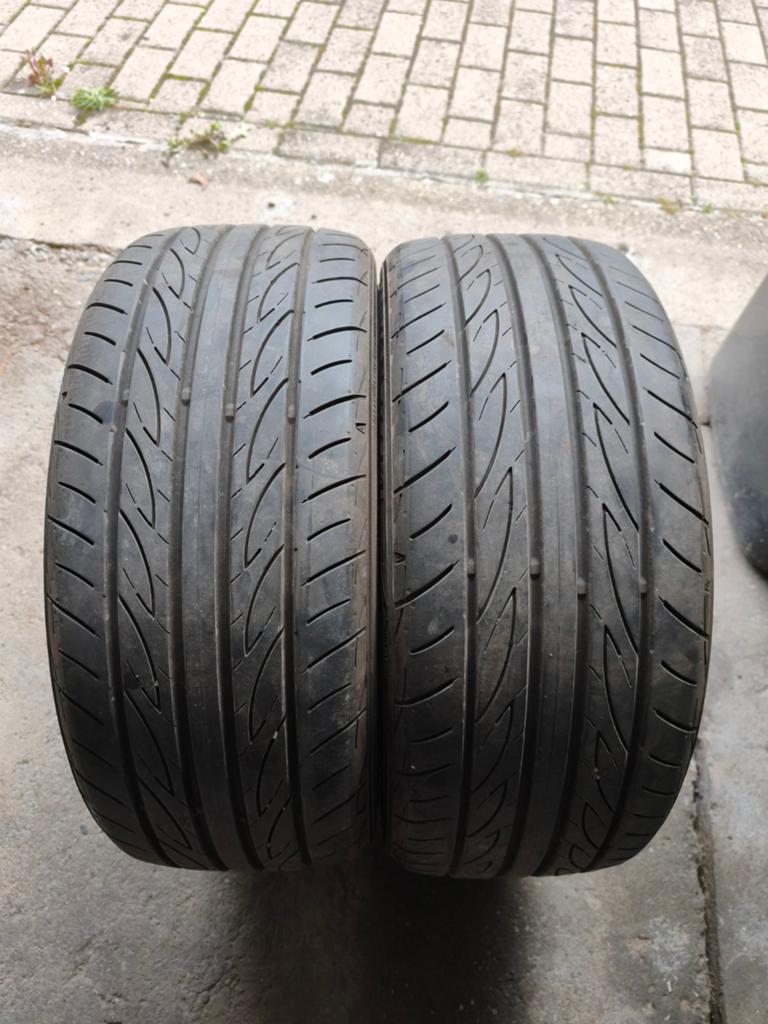 Deux pneus Yokohama advan fleva V701 en 205/40 R18 86W, Auto-onderdelen, Banden en Velgen, Ophalen