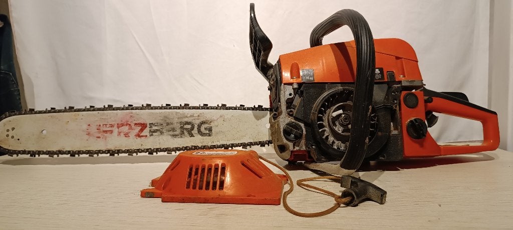 Tronçonneuse HerzBerg HG 5800, Tronçonneuse, 1200 watts ou plus, 70 mm ou plus, Enlèvement