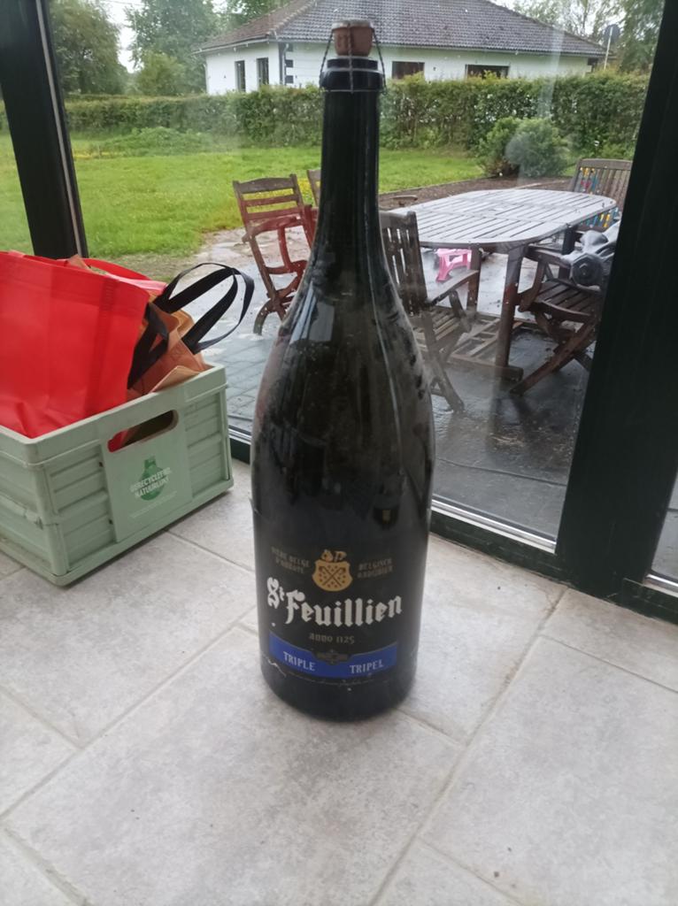 Magnum bière st feuillien, Collections