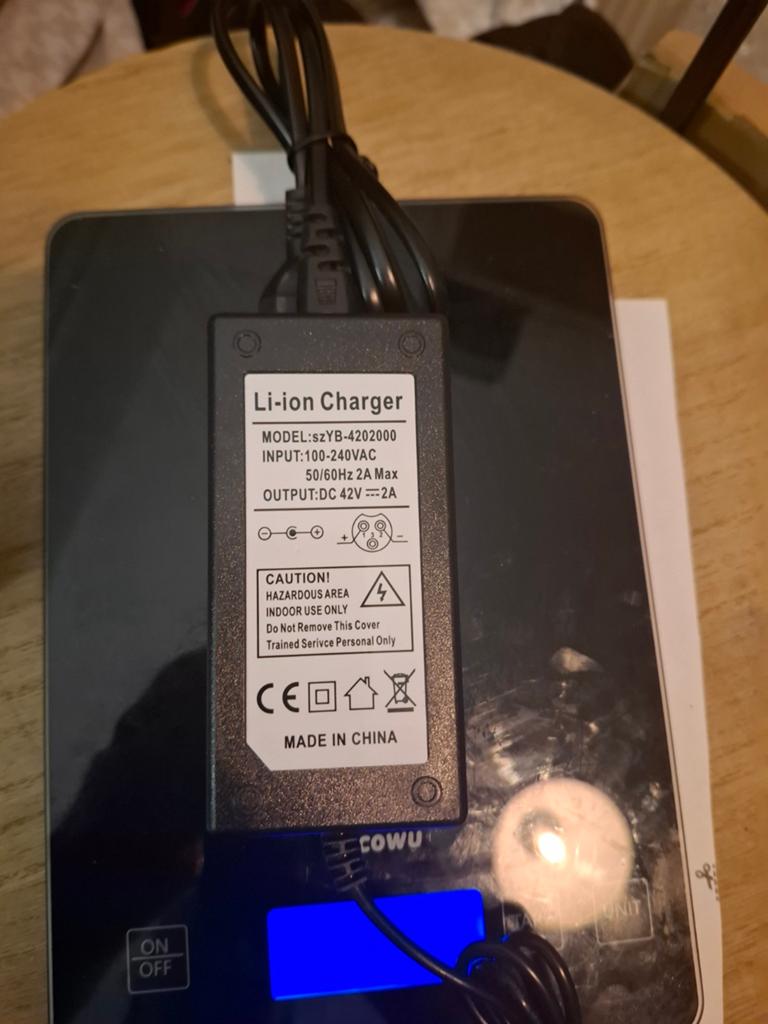Chargeur d'alimentation 42V 2 A pour gyropode, Enlèvement ou Envoi