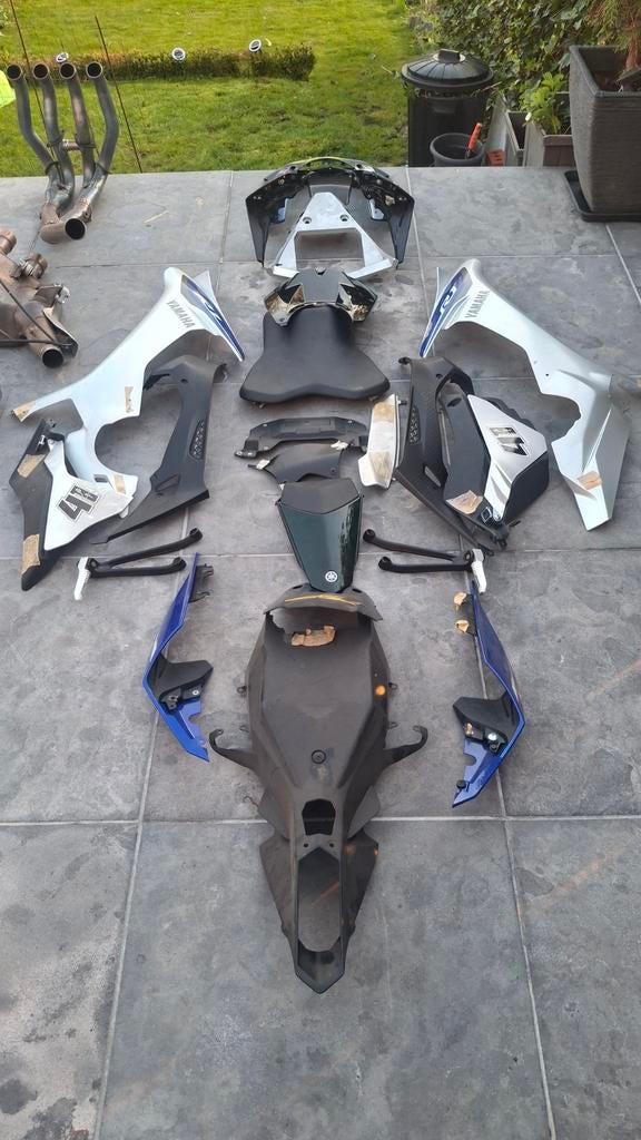 Yamaha R1, Carénage originel 2015-2017, Motos
