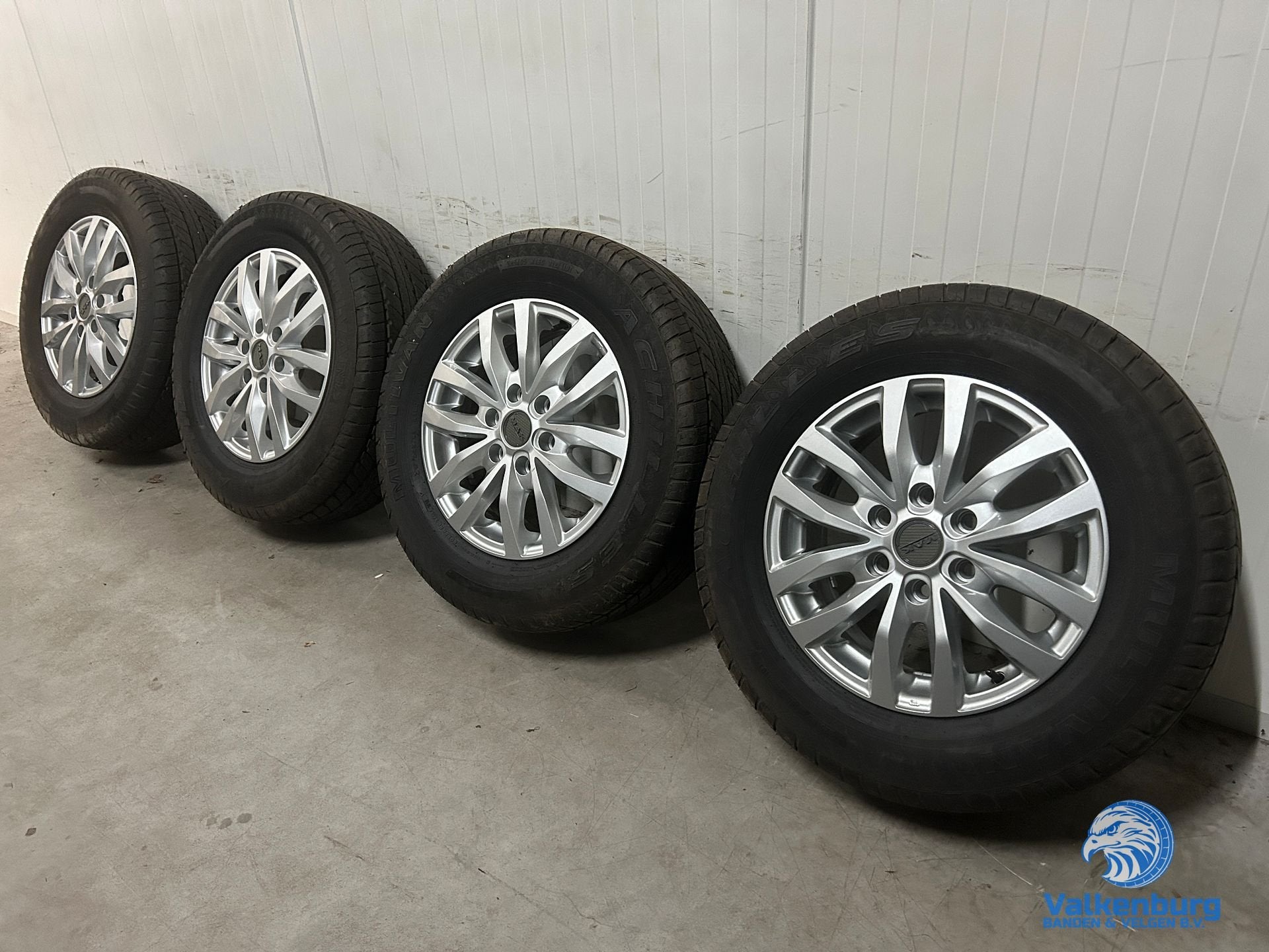 Nieuwe Iveco Daily 16 inch velgen 6x125 zomerbanden 225/65R1, Autos : Pièces & Accessoires, Neuf, Pneus et Jantes, 16 pouces, Pneus été