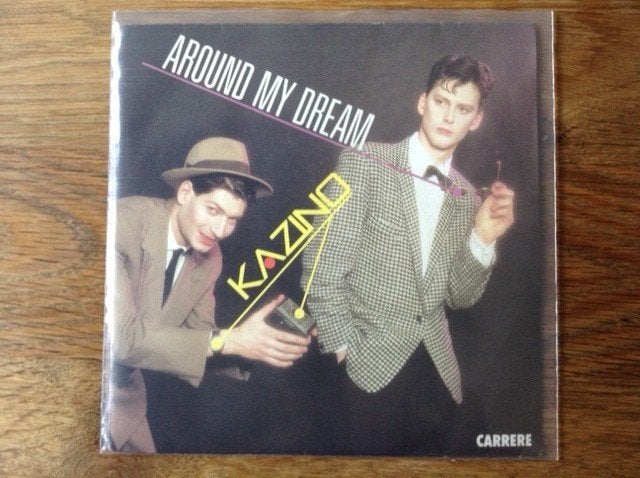 single kazino, Cd's en Dvd's, 7 inch, Ophalen of Verzenden, Pop, Beschermende buitenhoes