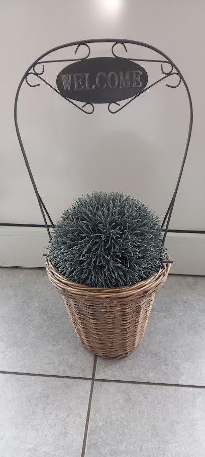 Rieten mand met spreuk "Welcome", Tuin en Terras, Ophalen, Overige materialen, Rond, Zo goed als nieuw