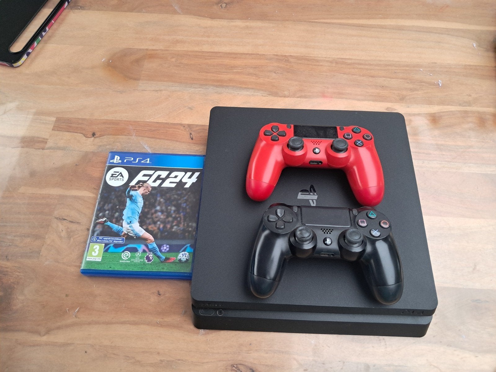 playstation 4 met 2 controlers en fifa 24, Ophalen
