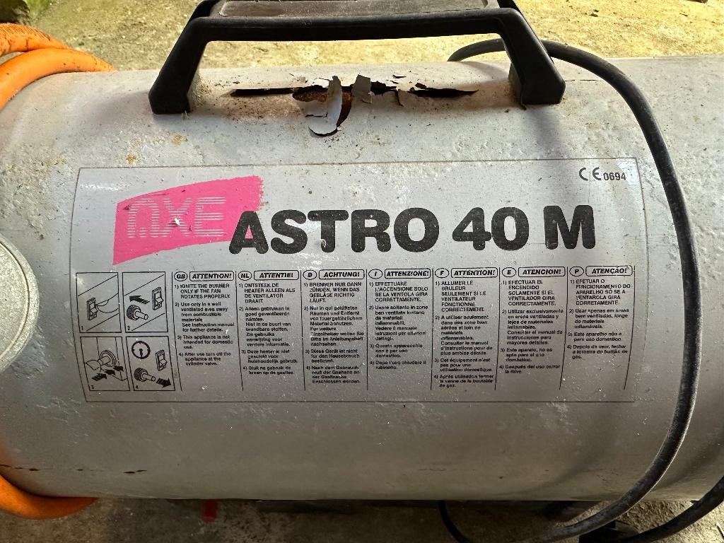Heteluchtkanon op gas_ASTRO 40 M, Doe-het-zelf en Bouw, Verwarming en Radiatoren, Ophalen, Gebruikt