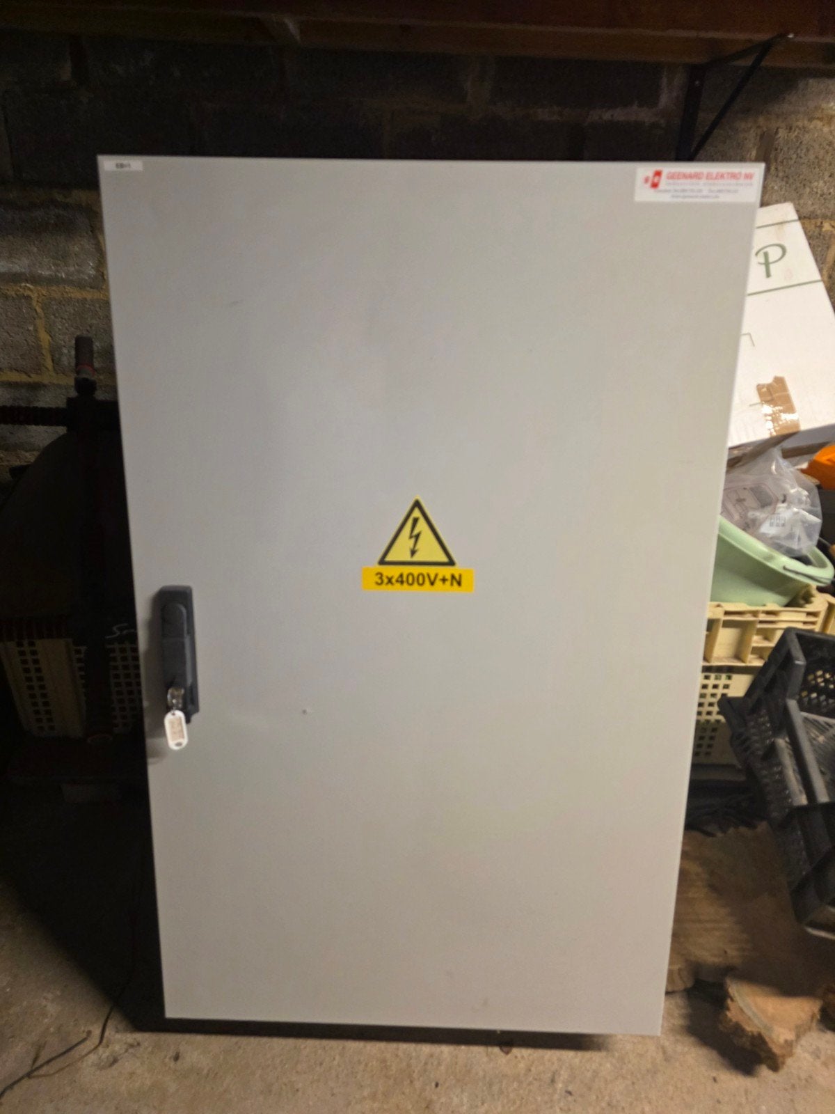 Grote metalen zekeringkast Legrand, Elektronische apparatuur, Koelkasten en IJskasten, Ophalen, Zo goed als nieuw