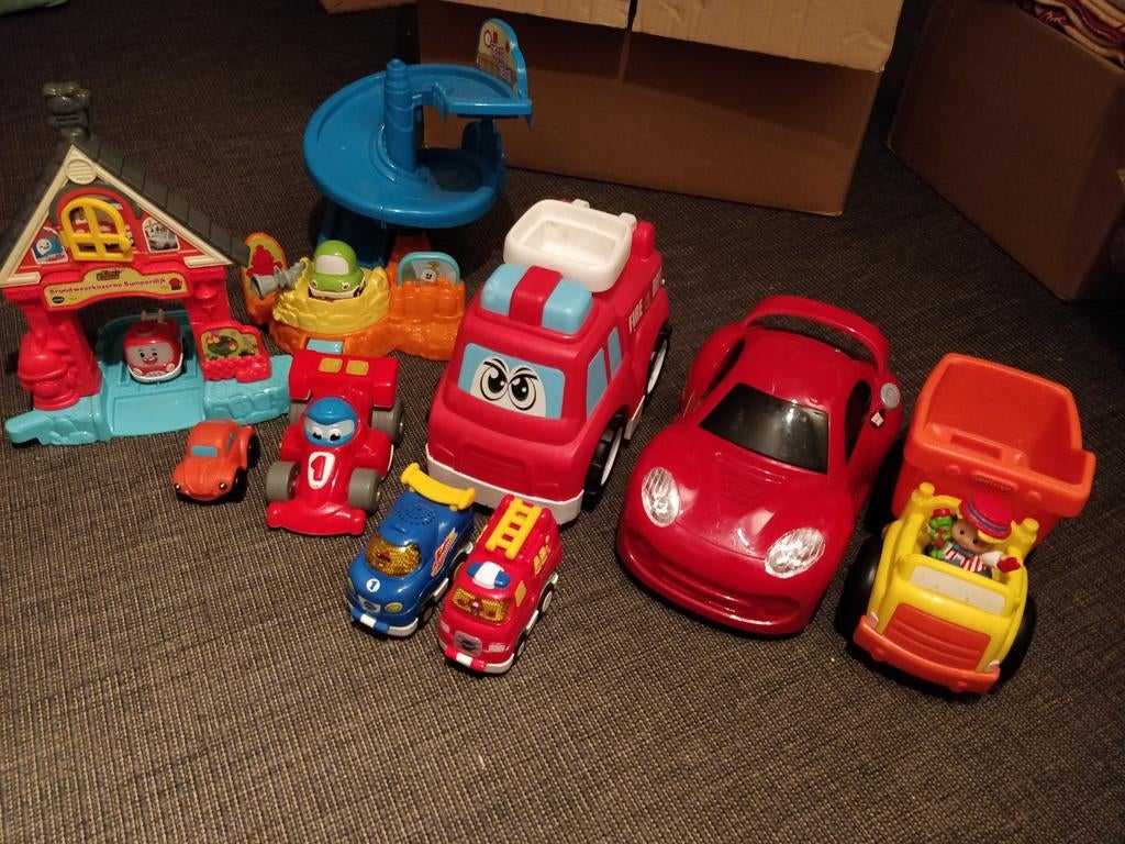 Set auto's en Corry Carson autogarages, Kinderen en Baby's, Speelgoed |Speelgoedvoertuigen, Ophalen