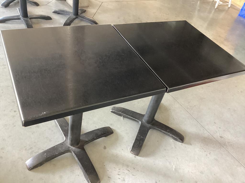 Lot tables werzalit, Enlèvement, Utilisé