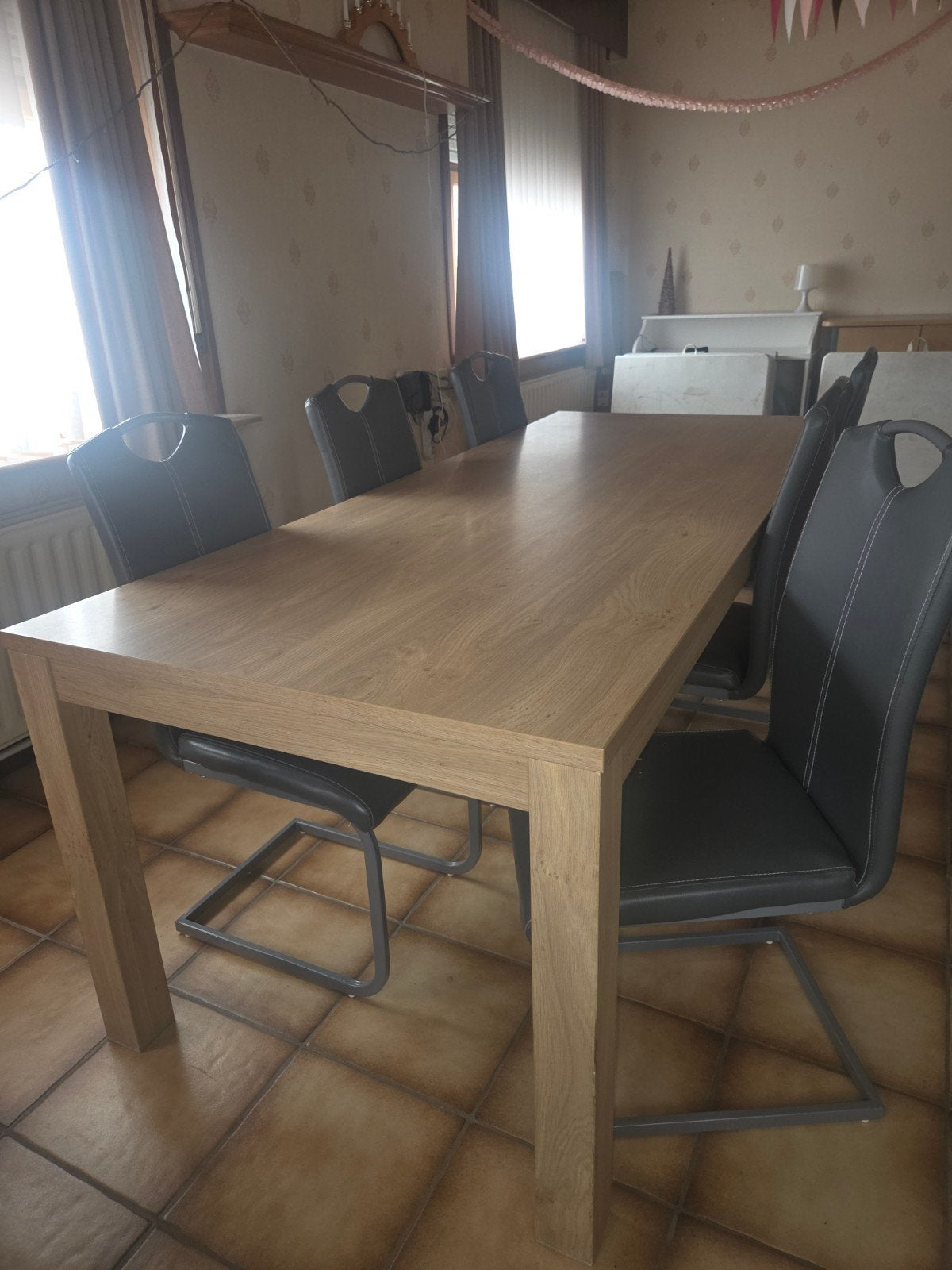 kast en tafel, Ophalen