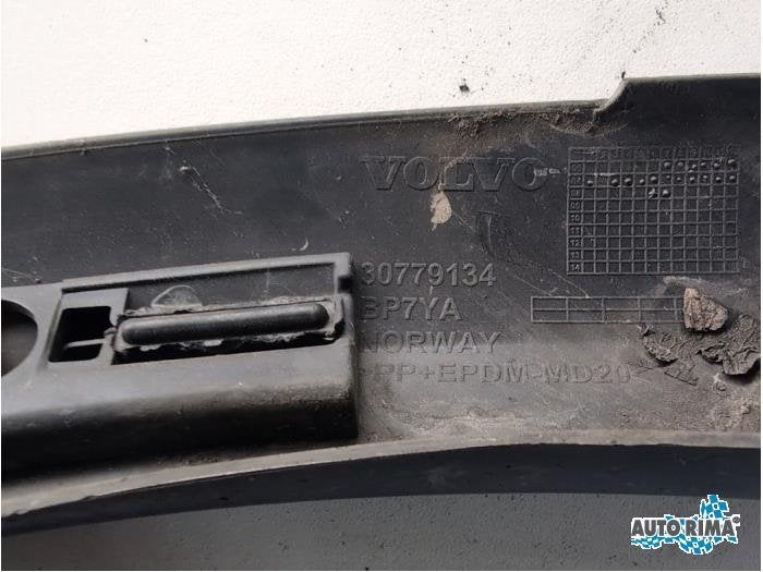 Wielrand voor van een Volvo C30, Gebruikt, -, -, Ophalen of Verzenden