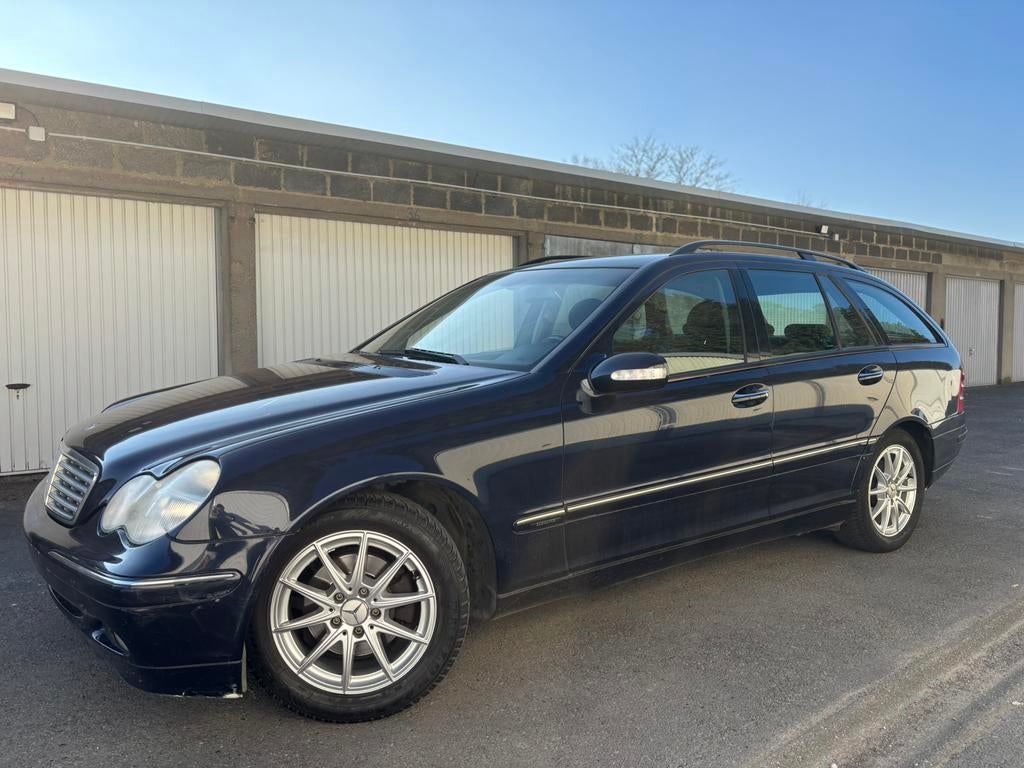 Mercedes C220 - 2.2 Diesel - 254 000 Km - Gekeurd, Auto's, Stof, Zwart, Blauw, 5 deurs